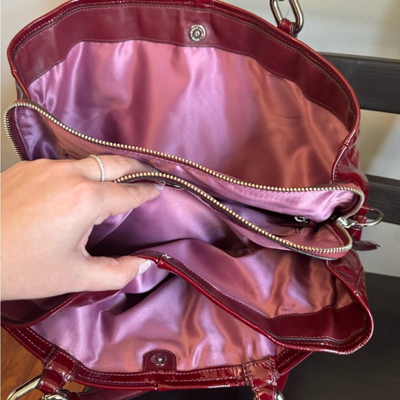 Red coach bag with matching wristlet - Picture 5 of 6